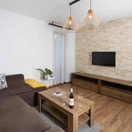 Sosna Apartment *